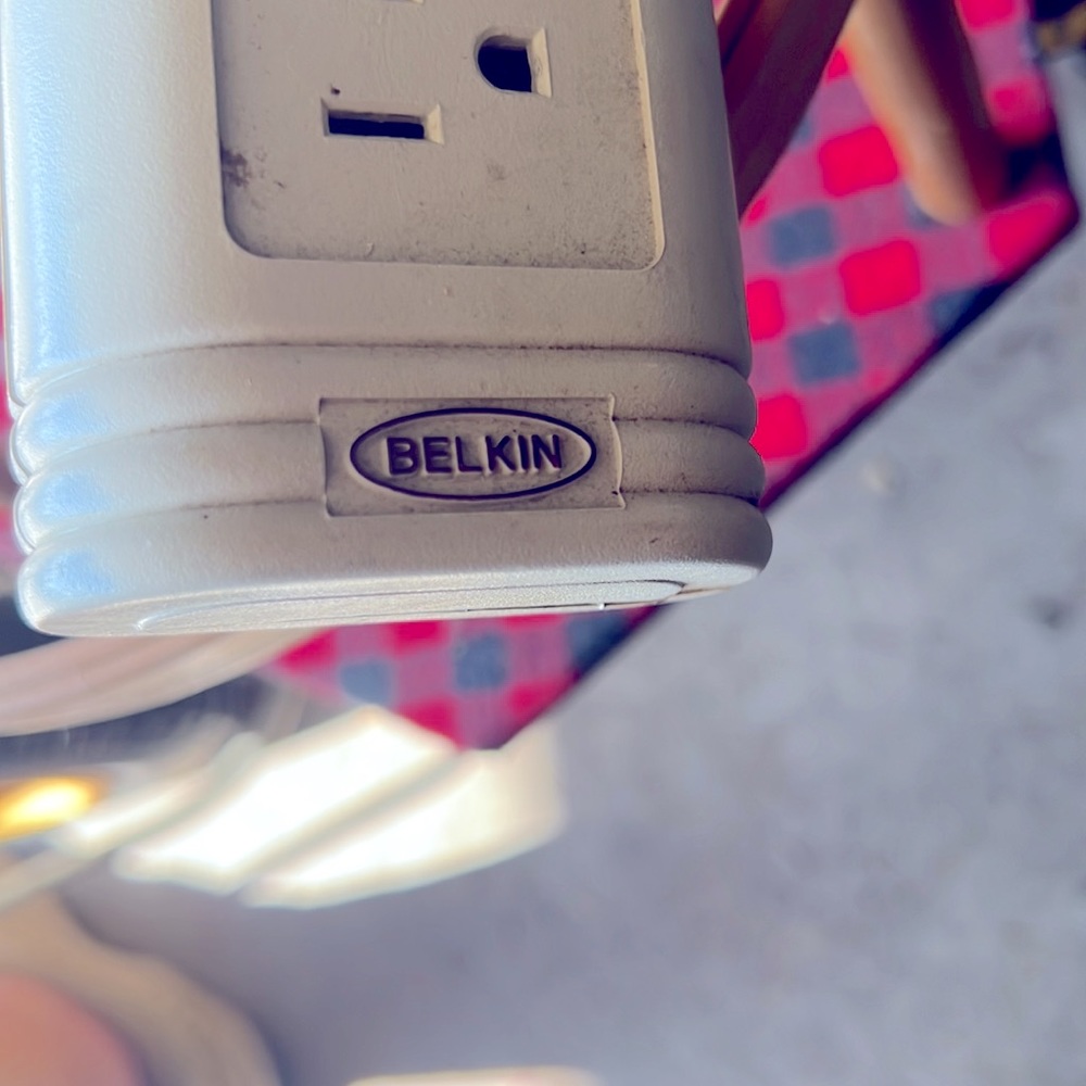 Surge protector - Picture 2 of 2